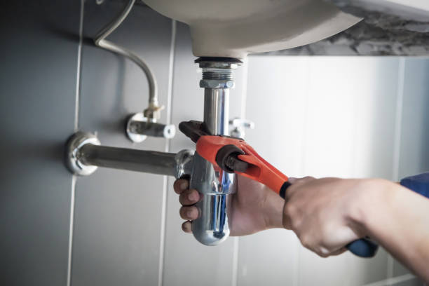 Best Clogged Drain Plumber  in New Cassel, NY